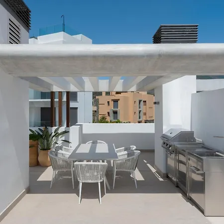 Marbella Quercus Penthouse - Rooftop Jacuzzi